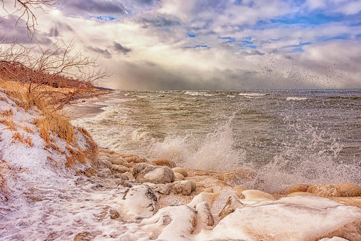 Lake Waves Before Approaching Storm